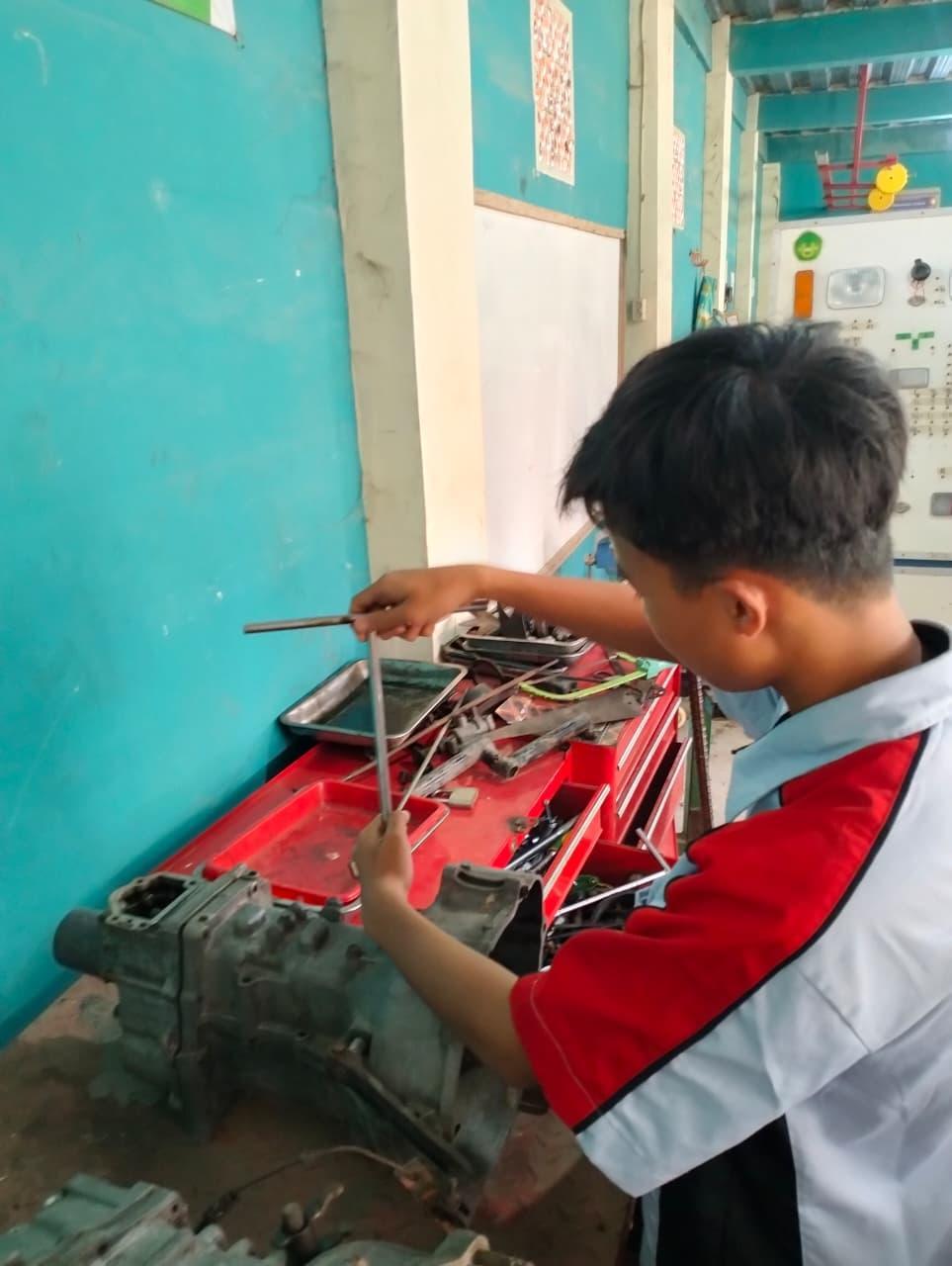 praktik otomotif