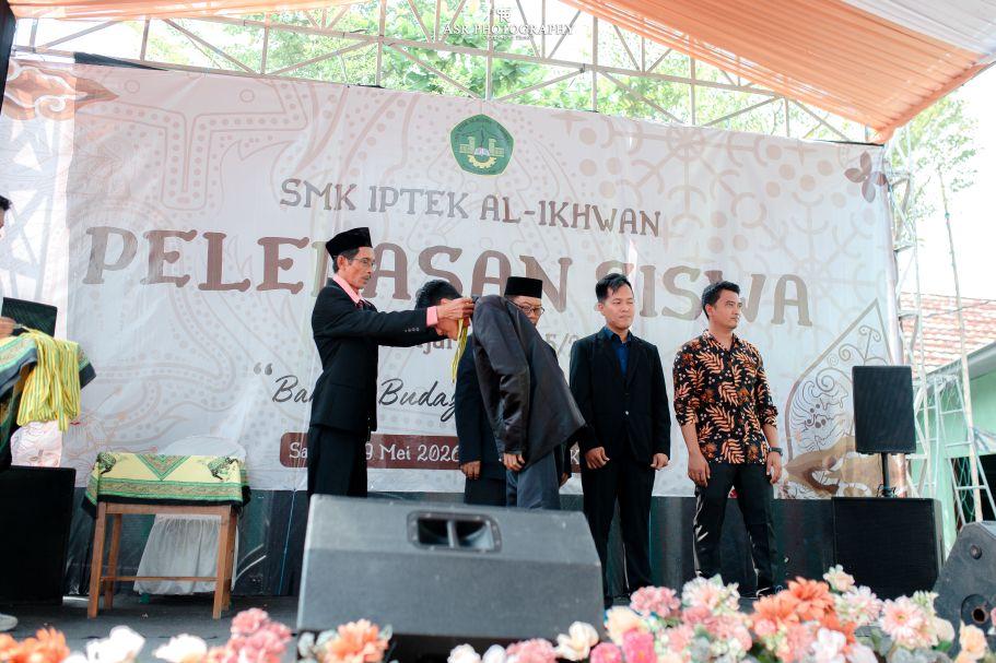 pelepasan siswa kelas xii - 2026