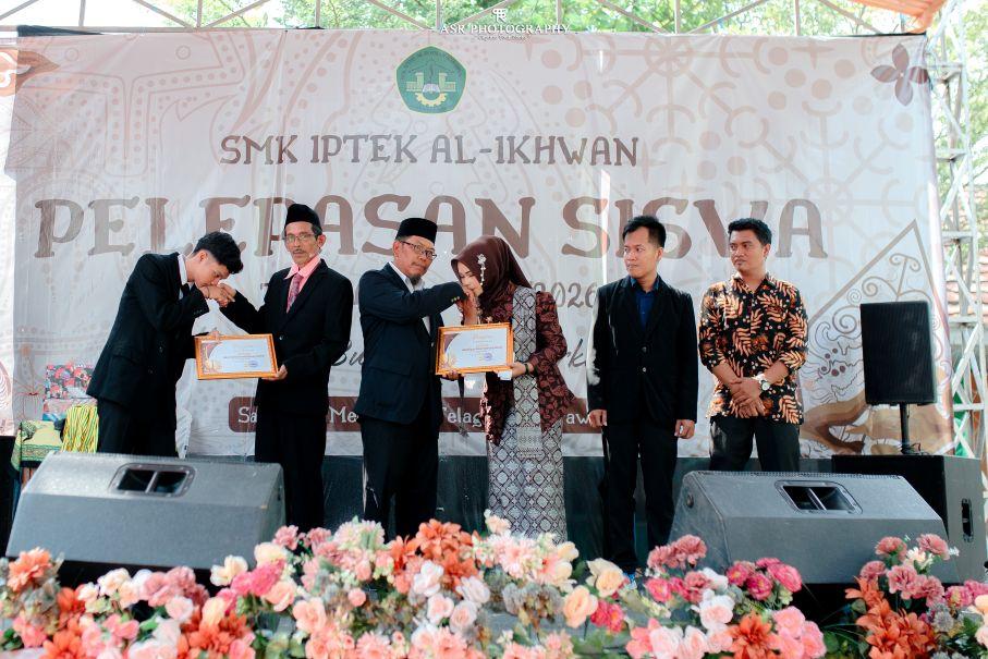 pelepasan siswa kelas xii - 2026